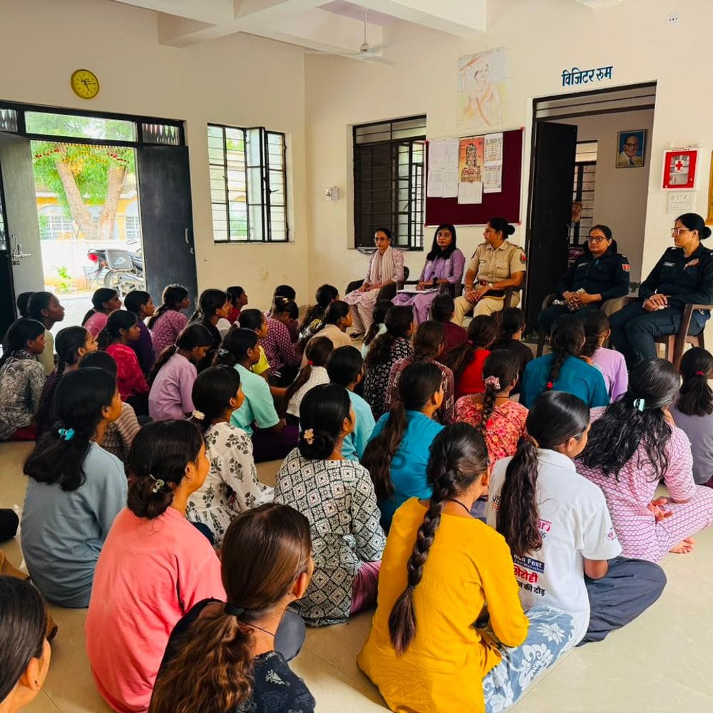 छात्राओं को सिखाए आत्मरक्षा के गुर:पॉक्सो एक्ट और साइबर सुरक्षा की दी जानकारी