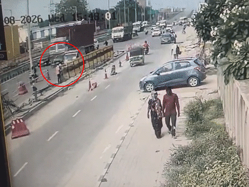 जयपुर में बाइक सवार युवक-युवती को ट्रेलर ने कुचला;VIDEO:लड़की के सिर पर से निकला टायर; एक दिन पहले यहां 4 की जान गई थी