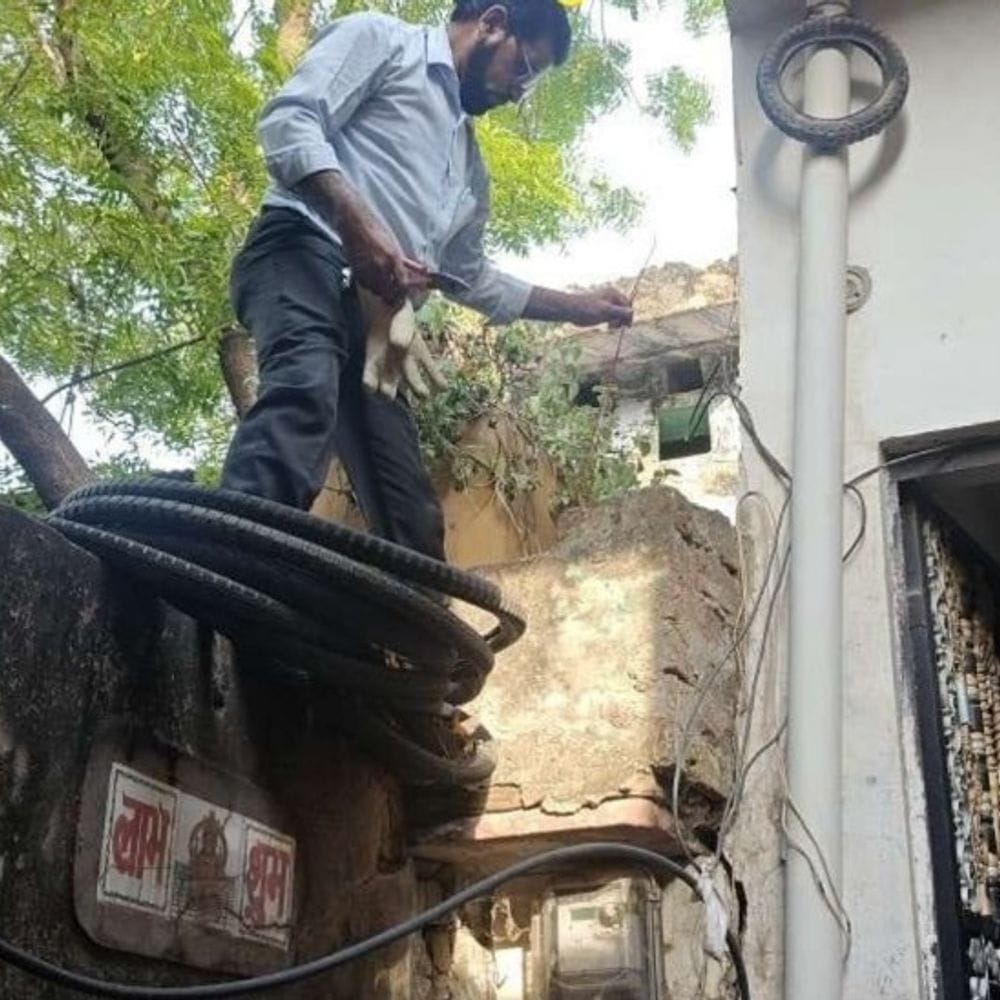 टोंक जिले में 210 बिजली चोरी के मामले पकड़े:46 लाख 43 हजार 228 रुपए का किया जुर्माना, टीमों को देखकर चोर भागे