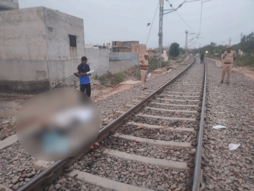 ट्रेन की चपेट में आने से युवक की मौत:हाथ पर लिखा मिला 'प्रताप संग लीला', पहचान में जुटी पुलिस