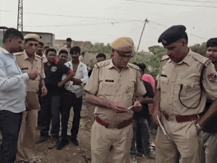 ट्रेन की चपेट में आने से सफाई कर्मचारी की मौत:नाले में पड़ा मिला शव; भाई बोला- फाइनेंसरों से परेशान था