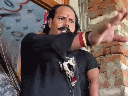 डमी बैठाकर कॉन्स्टेबल बना, 15 साल बाद FIR:भद्रकाली मंदिर के पीठाधीश्वर पर आरोप; बोला-20 से साधना में, नौकरी बाद में लगा