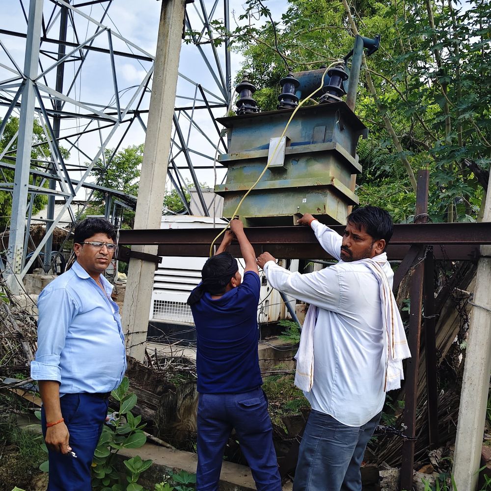 डिस्कॉम ने जारी किए हेल्पलाइन नंबर:बारिश के दौरान बिजली आपूर्ति, फॉल्ट और पावर कट की समस्याओं का शीघ्र समाधान होगा