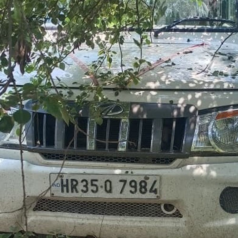 डीग पुलिस ने 6 साइबर ठग दबोचे:5 मोबाइल, 7 फर्जी सिम और तीन वाहन जब्त