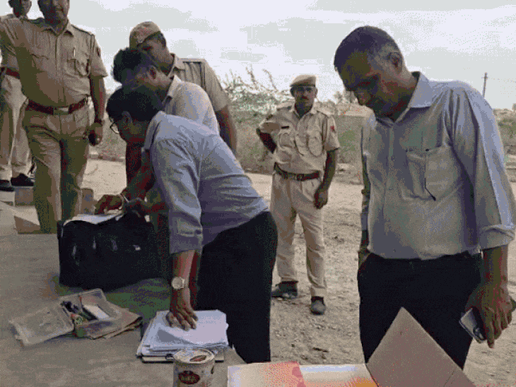 ड्रग-फैक्ट्री पकड़ने पहुंची टीम को नकली घी का कारखाना मिला:गुजरात से मंगवाई मशीनों से मिलावट कर रहे थे, नमक से साफ हो रहा था क्रीम