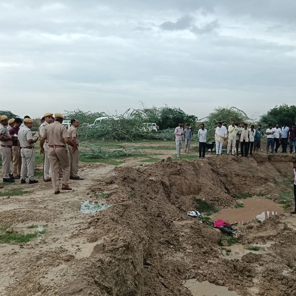 तलाई में मिला युवक का शव, मर्डर की आशंका:गले पर मिले चोट के निशान, एएसपी बोले- शिनाख्त के प्रयास कर रहे हैं