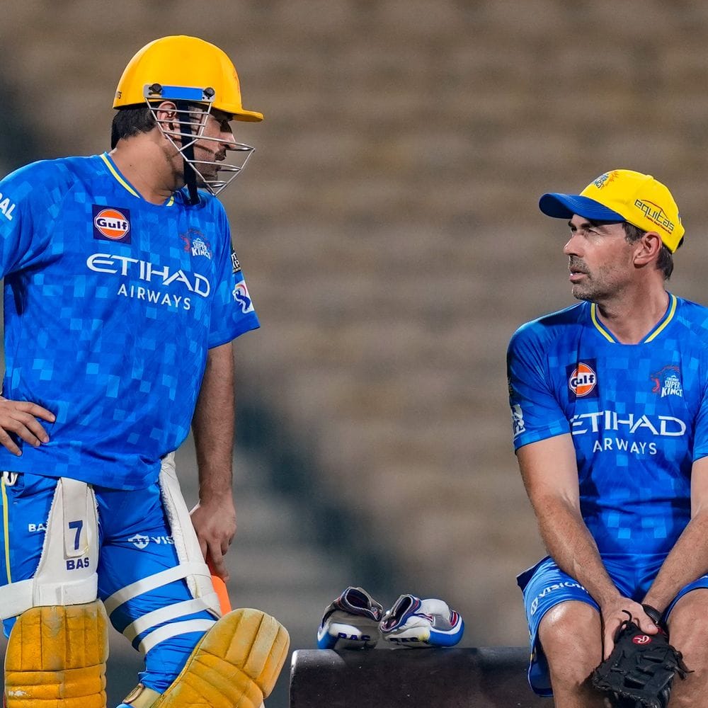 धोनी CSK के मेंटर बन सकते हैं:संजू सैमसन कप्तानी की रेस में सबसे आगे; कोच फ्लेमिंग ने टीम छोड़ी