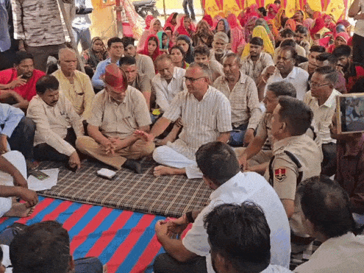 नगर परिषद कर्मचारी के सुसाइड-मामले में तीसरे दिन बनी सहमति:आश्वासन के बाद माने परिजन, ASP बोले- आरोपी जल्द होंगे गिरफ्तार