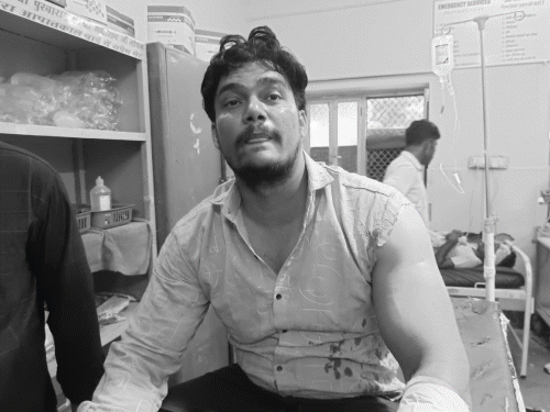 नागौर में युवक को तलवार मारी, हाथ काटने की कोशिश:सड़क पर खड़ा चिल्लाता रहा- सबको मारूंगा; पहले भी हमला कर चुका