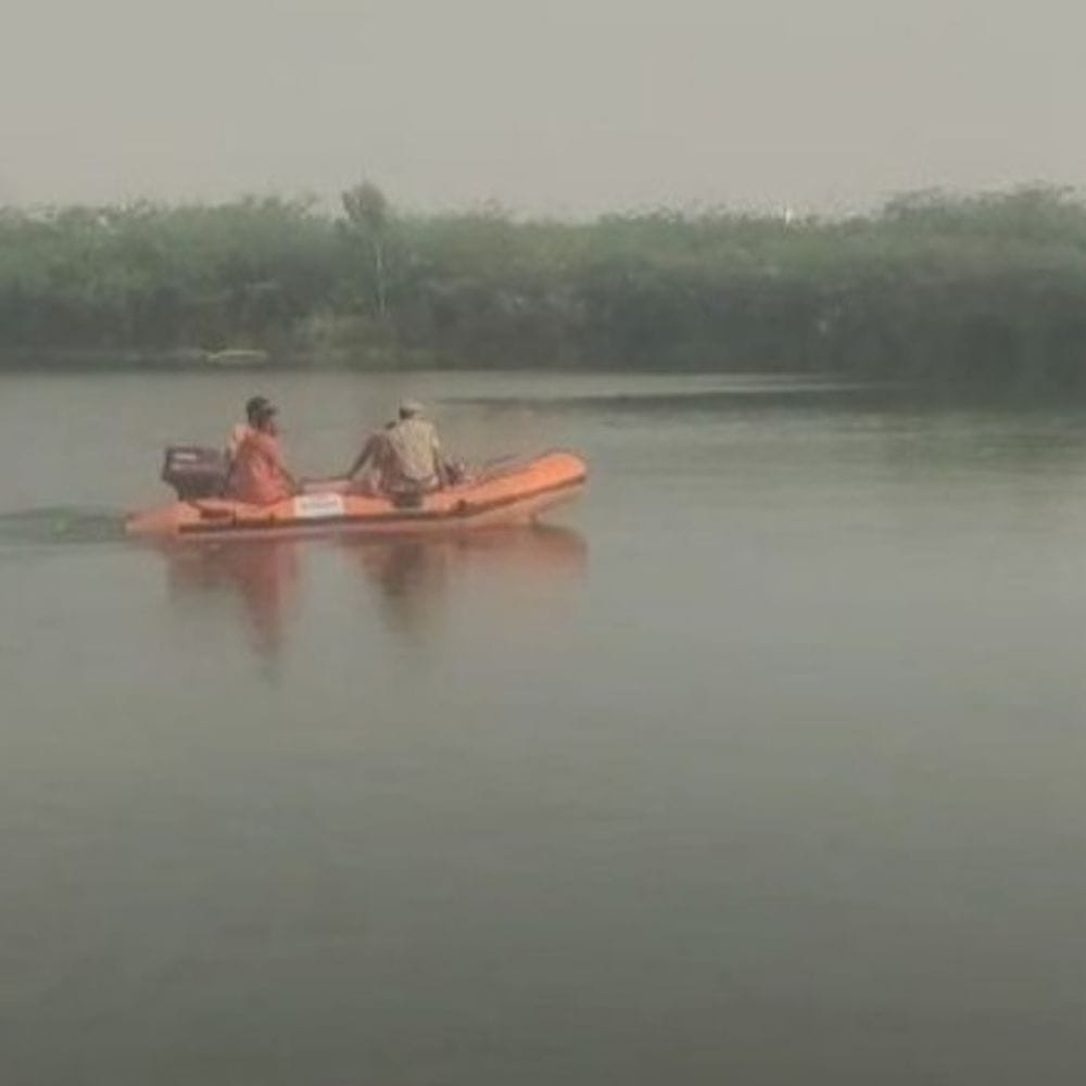 नाड़ी में डूबा तैराक, 3 घंटे बाद बॉडी मिली:किनारे बैठे साथियों ने सूचना दी, SDRF ने निकाला शव
