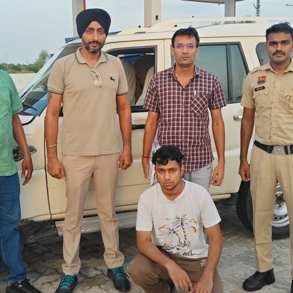 नारनौल पुलिस ने 1.18 करोड़ की ठगी का आरोपी पकड़ा:अब तक 17 हो चुके गिरफ्तार; ज्यादा मुनाफे का लालच दे फंसाते थे