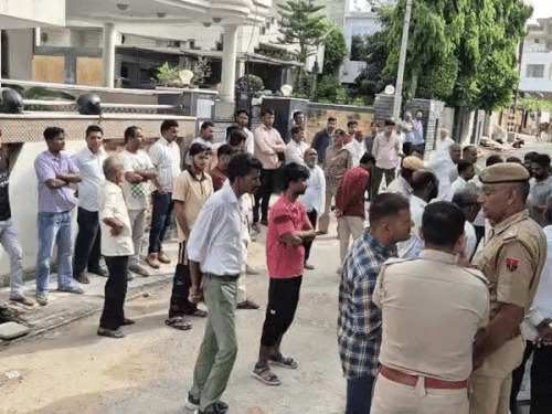 निर्माणाधीन मकान के टैंक में मिला मजदूर का शव:घर नहीं लौटा तो परिजन तलाश करते हुए पहुंचे, घर वालों को हत्या की आशंका