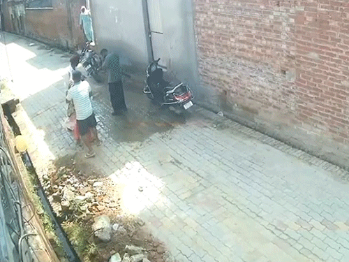 पंजाब में जीजा को जिंदा जलाया, VIDEO सामने आया:बीच-बचाव करने आई भाभी भी जलकर मरी; पत्नी को लेने अमृतसर से मायके तरनतारन गया था