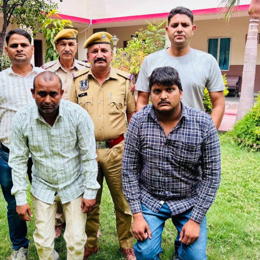 पांच राज्यों में एटीएम कार्ड बदलकर आरोपी करते ठगी:500 वारदातें कबूलीं; पुलिस ने 250 किलोमीटर तक बाइक से पीछा कर दो ठगों को दबोचा