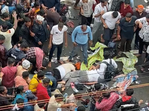 पुरी रथयात्रा में 10 लाख श्रद्धालु शामिल, दो की मौत:सरकार बोली- भगदड़ नहीं, बीमारी से जान गई; आज पूजा-भोग के बाद फिर शुरू होगी यात्रा