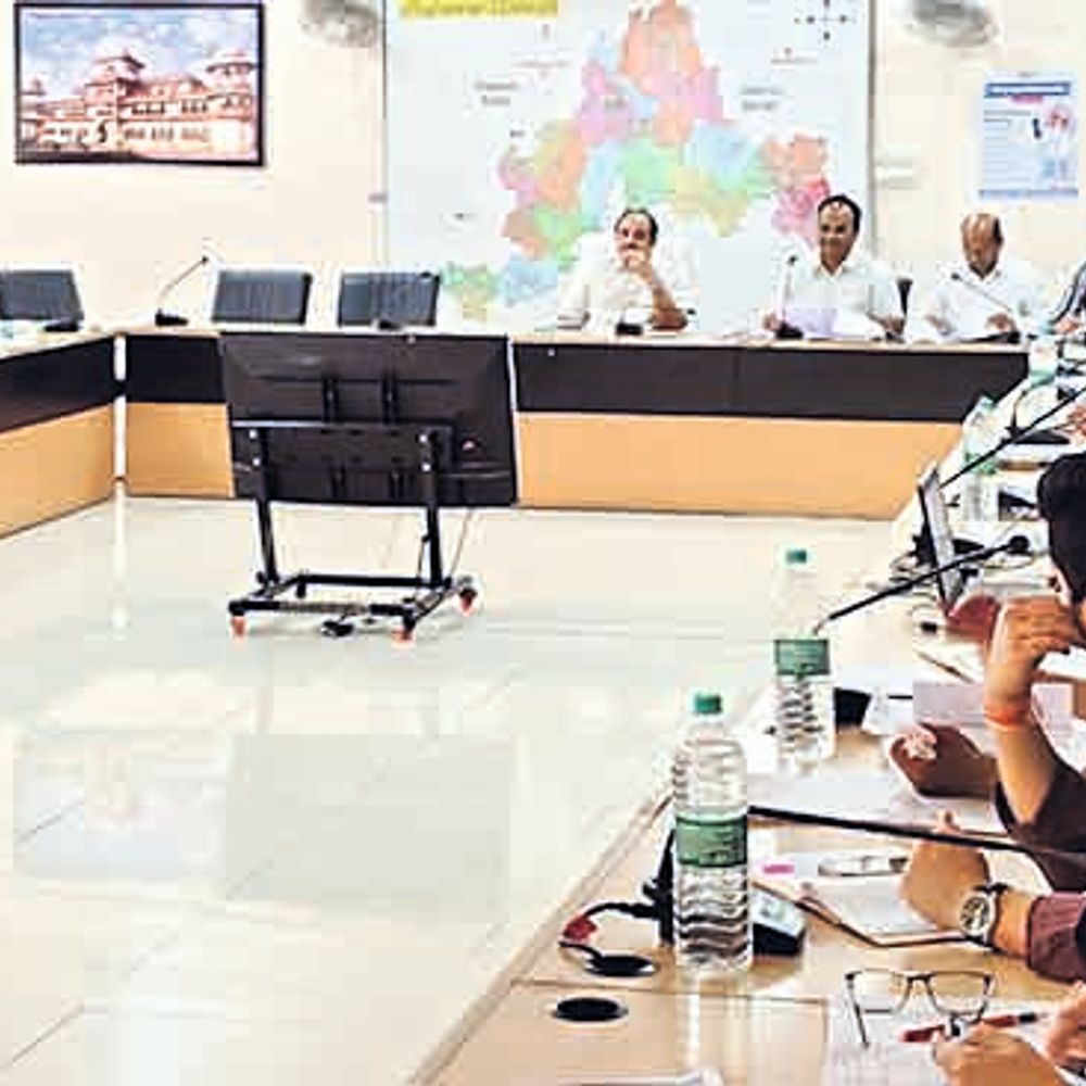 प्रसूताओं की देखभाल के लिए हर केंद्र पर हेल्प डेस्क के निर्देश