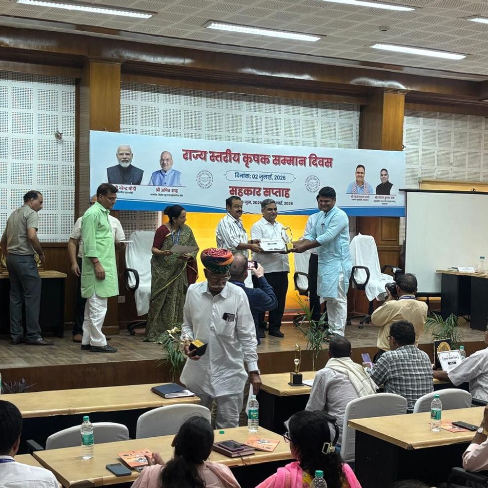 प्रागपुरा जीएसएस अध्यक्ष उपेन्द्र सिंह शेखावत राज्य स्तर पर सम्मानित:सहकारिता में नवाचार के लिए मिला सम्मान, सर्वश्रेष्ठ अध्यक्ष अवॉर्ड मिला