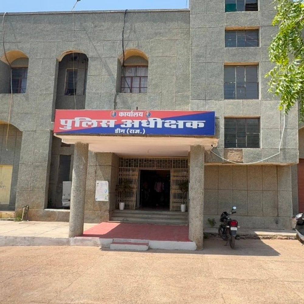 फर्जी सिम उपलब्ध कराने वाले 2 सप्लायर गिरफ्तार:जालूकी थाना पुलिस ने सूरत में दबोचे साइबर ठगों के साथी