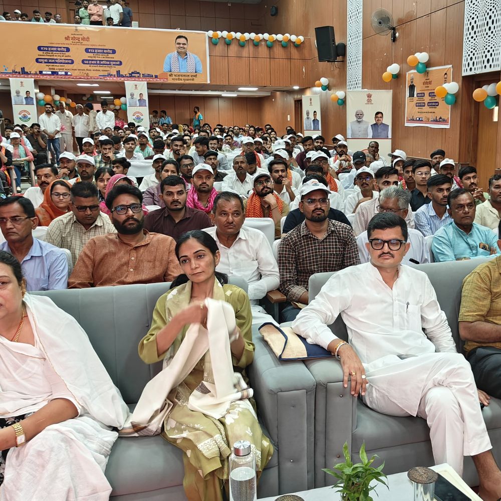 फलोदी में 359 कार्मियों को मिले नियुक्ति पत्र:जिला स्तरीय रोजगार उत्सव में हुआ वितरण, सरकार की योजनाओं को गिनाया