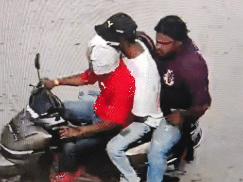 बाइक सवारों से 4.90 लाख और आईफोन छीनकर भागे बदमाश:पहले 6 आरोपियों ने मिलकर रेकी की, गलियों का फायदा उठाकर फरार हुए