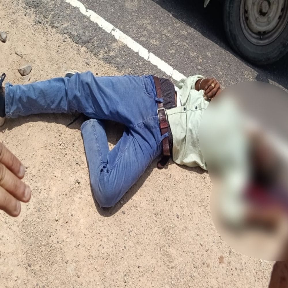 बालोतरा में सड़क किनारे लहूलुहान मिला युवक, मौत:सिर फटा हुआ था, खून बहा; इलाज से पहले दम तोड़ा