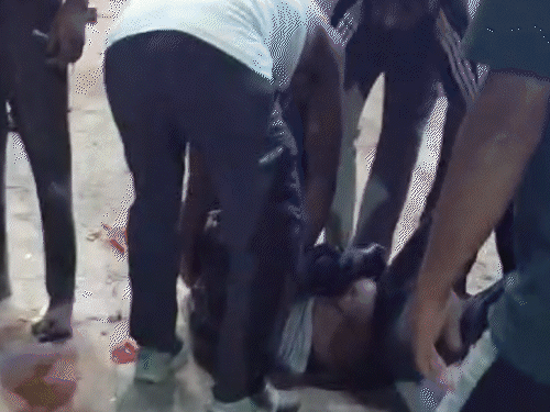 बेकाबू फॉर्च्यूनर कई फीट उछलकर पलटी, 2 की मौत:गाय को कुचला, फिर पोल-स्कूटी से टकराई; शीशा तोड़ते हुए बाहर उछले युवक