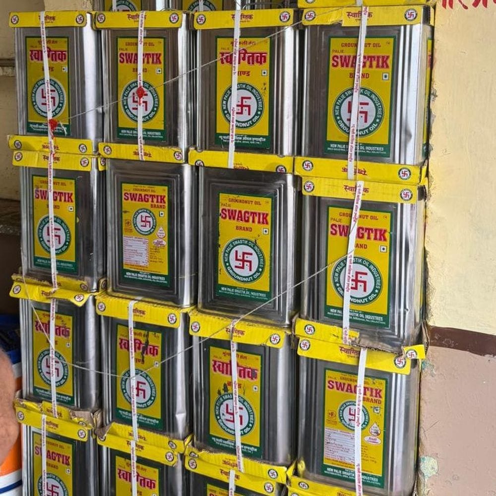ब्यावर में 450 किलो मूंगफली तेल सीज:मिलावट की आशंका पर सैंपल लेकर जांच के लिए भेजे, रिपोर्ट के आधार होगी कार्रवाई