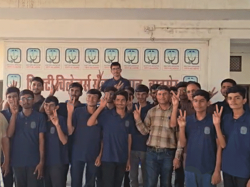 भाई को पढ़ाने के लिए होटलों में काम किया:सेना में जाने का सपना छोड़ा; मां ने मजदूरी कर पढ़ाया; पढ़िए री-नीट की सफलता की कहानियां