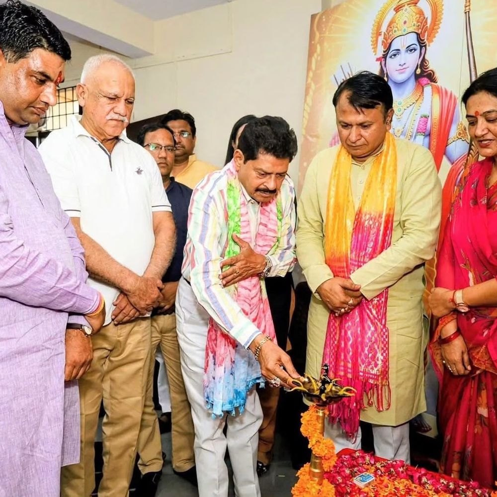 भाजपा जिलाध्यक्ष बोले- कार्यकर्ता बूथ को मजबूत कर चलाएं अभियान:जयपुर शहर की बैठक में विधायक गोपाल शर्मा बोले- लोगों तक पहुंचाएं योजनाओं की जानकारी