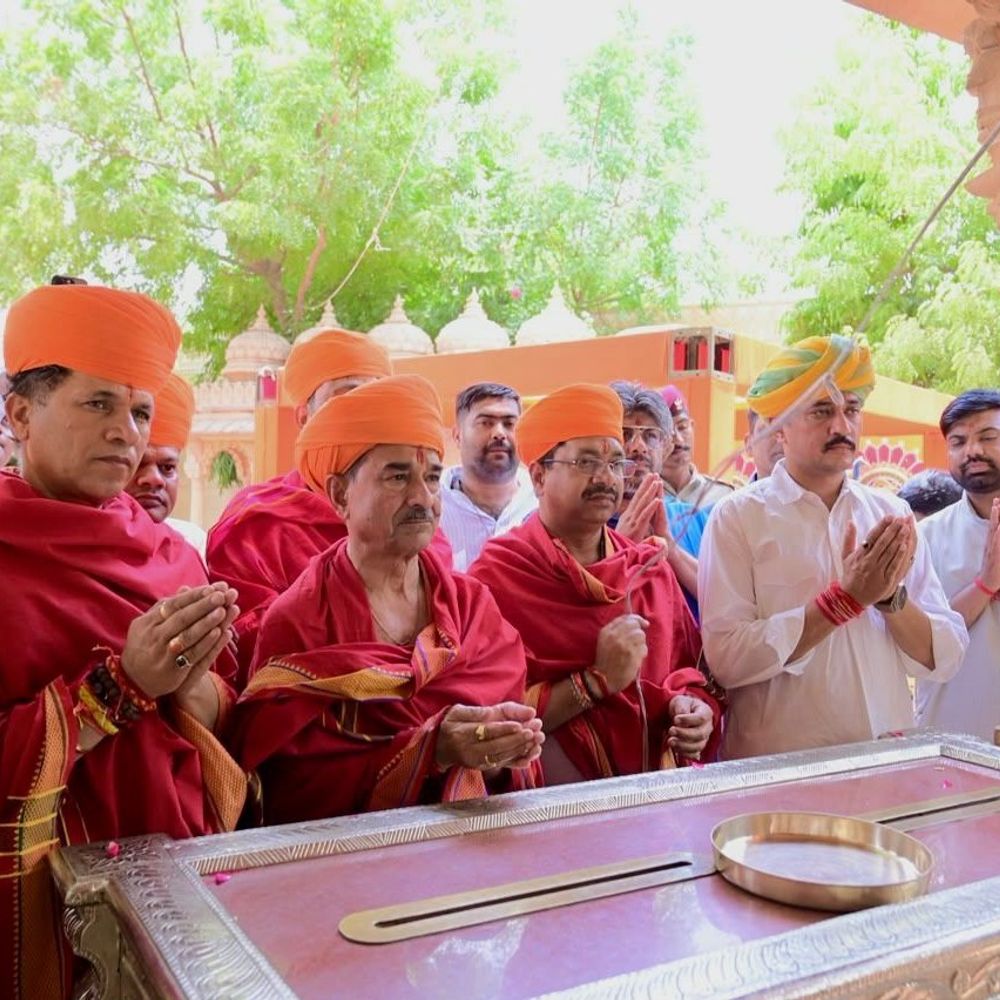 भाजपा प्रदेशाध्यक्ष, संगठन महामंत्री ने जसोलधाम में किए दर्शन:प्रदेश की सुख-समृद्धि, जनकल्याण के लिए की मंगलकामना की