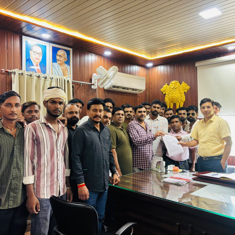 भारत भूषण तिवारी हत्याकांड की निष्पक्ष जांच की मांग:दोषियों पर हो कठोर कार्रवाई, खानपुर में सर्व समाज ने अर्पित की श्रद्धांजलि