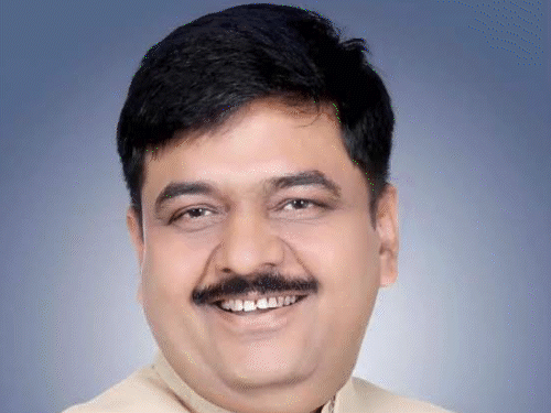 मंत्री के नाम से फर्जी अकाउंट बना ठगी की कोशिश:सोशल मीडिया पर भेजे जा रहे मैसेज; संजय शर्मा बोले- किसी भी ऑफर पर भरोसा न करें