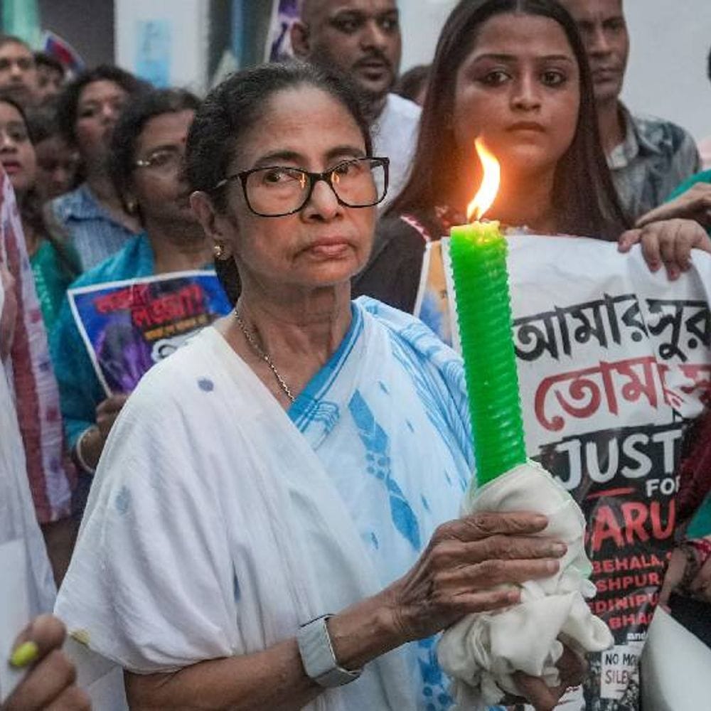 ममता TMC के बैंक खातों से सीमित लेनदेन कर सकेंगी:हाईकोर्ट ने निगरानी के लिए विशेष अधिकारी तैनात किया, बड़े खर्च पर रोक
