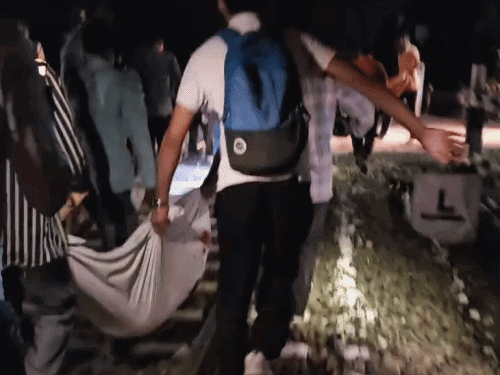 महिला वीडीओ ने ट्रेन के आगे कूदकर सुसाइड किया:ग्रामीण सेवा शिविर से लौटकर उठाया कदम, भाई के साथ किराए के मकान में रहती थी