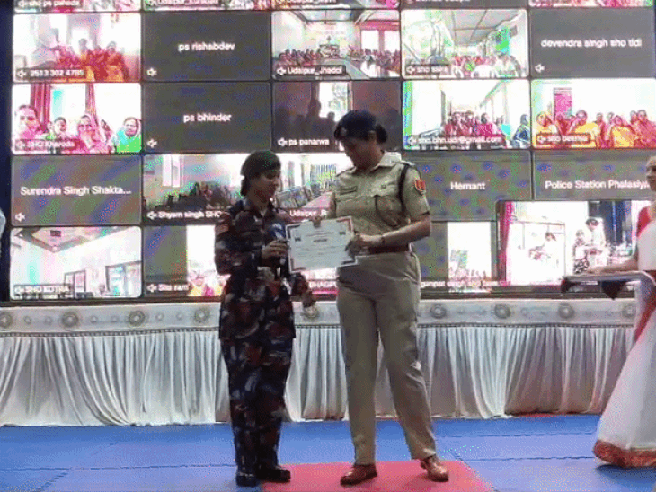 महिला सुरक्षा-जागरुकता में उल्लेखनीय काम करने वाली महिलाएं सम्मानित:एसपी बोलीं- महिला सुरक्षा समाज की सामूहिक जिम्मेदारी, महिला सुरक्षा संकल्प अभियान के तहत आयोजन
