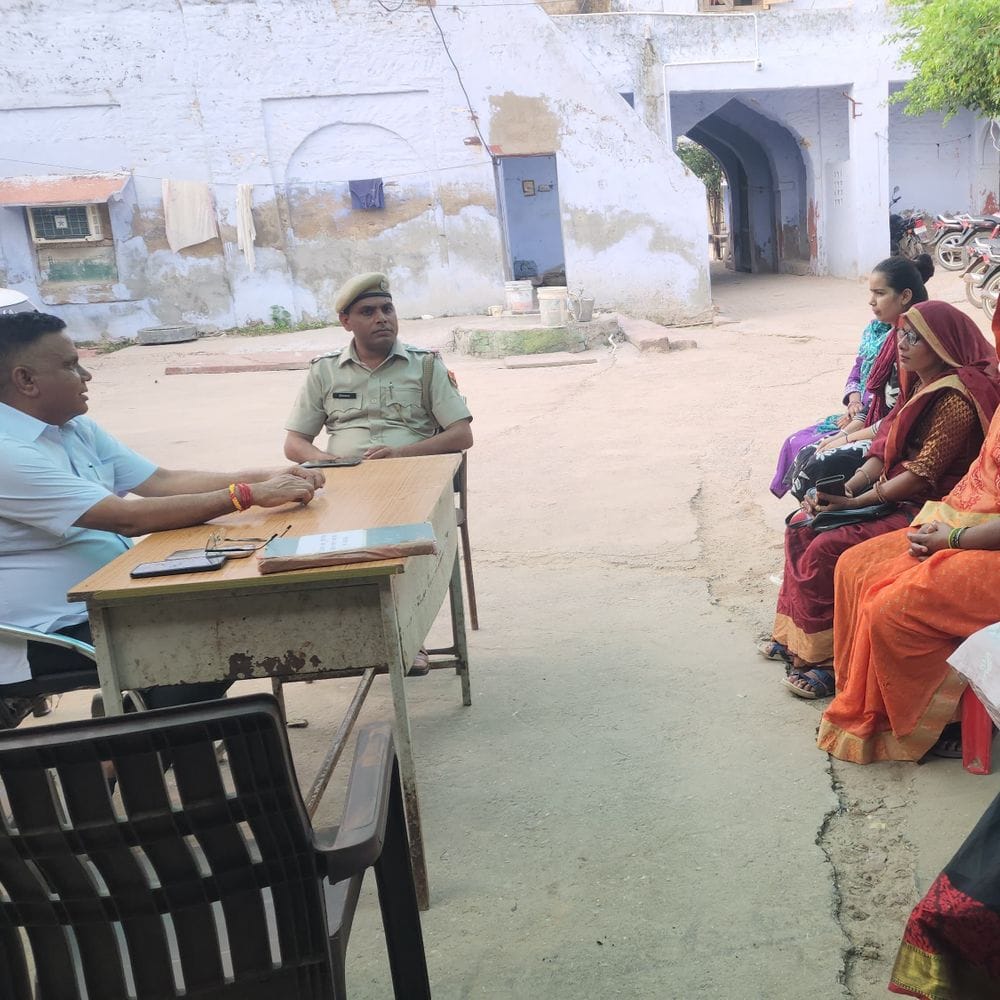 महिलाओं को संदेश: 'डरें नहीं, शिकायत करें':डीग पुलिस ने अधिकार और मदद के रास्ते बताए