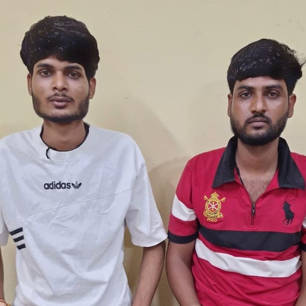 युवक को चाकू घोंपा, कमर में फंस गया था:डॉक्टरों ने ऑपरेशन कर निकाला बाहर, पुलिस ने तीनों भाइयों को दबोचा