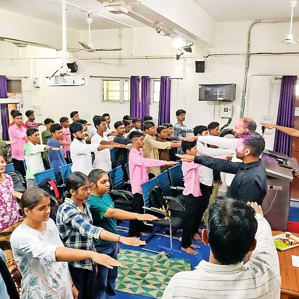 युवाओं को दी सीख; नशे से दूर रहकर अपना भविष्य संवारें,स्वस्थ जीवन शैली ही अपनाएं