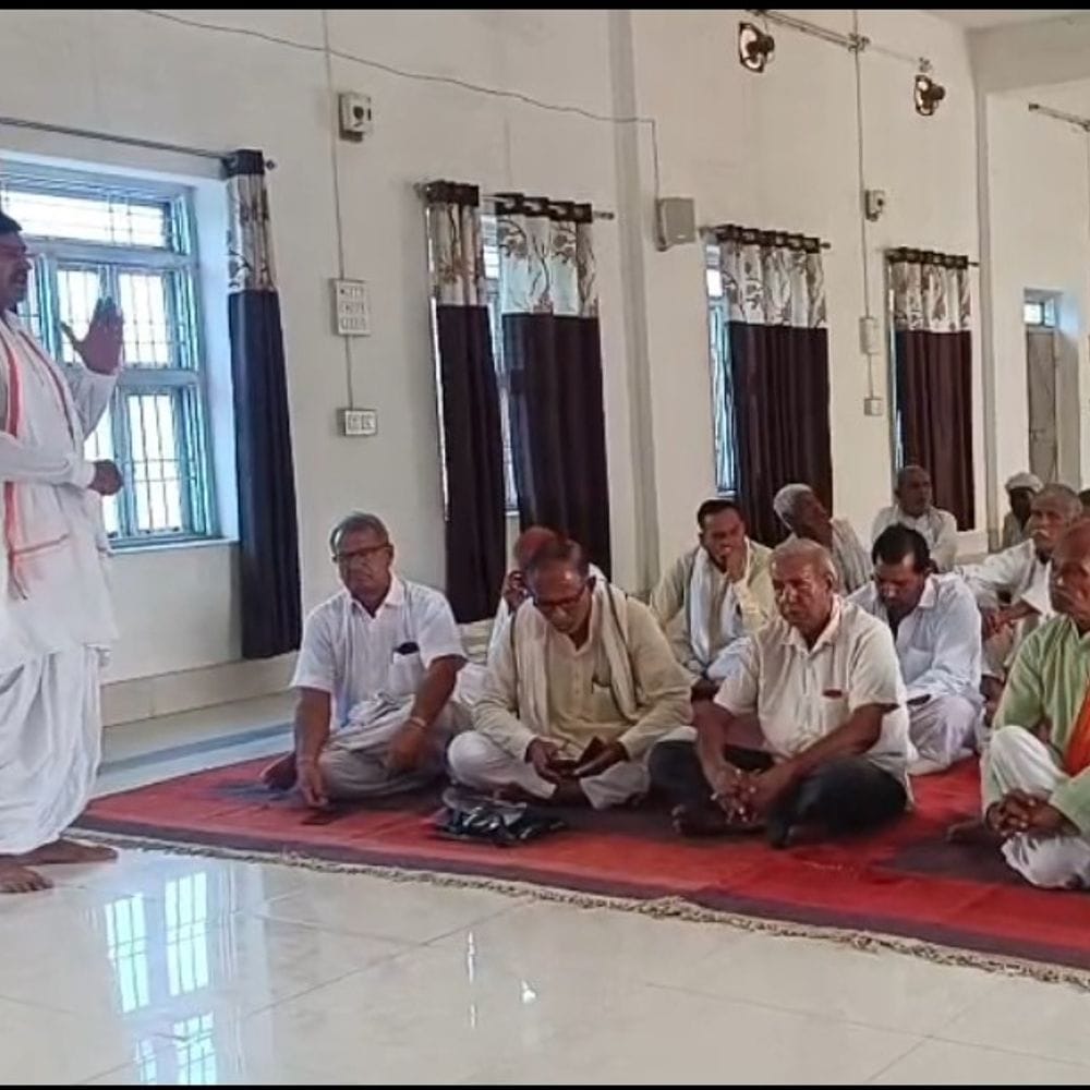 यूरिया खाद की कालाबाजारी पर किसानों का फूटा गुस्सा:सपोटरा में भारतीय किसान संघ ने एसडीएम को सौंपा ज्ञापन