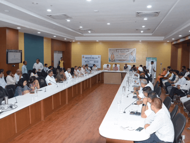 यूसीसी पर विभिन्न वर्गों के प्रतिनिधियों ने दिए सुझाव:कांग्रेस ने यूसीसी का जताया विरोध; पहले दिन भाजपा से नहीं पहुंचा बड़ा नेता, जनसुनवाई कल भी