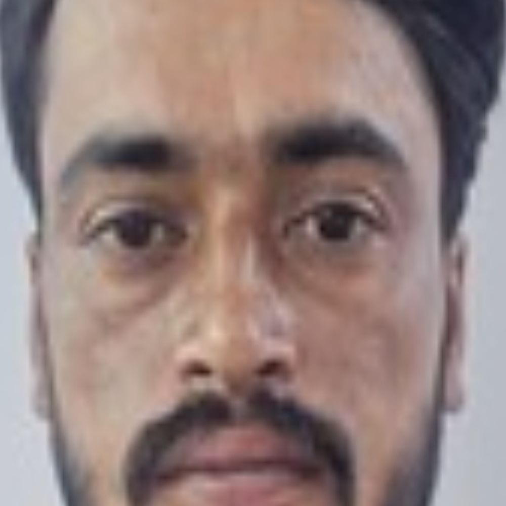 रेलवे स्टेशन पर यात्री ने स्कैनर मशीन में बैग डाला,चोरी:यात्रियों का सामान चुराने वाला बदमाश गिरफ्तार; धमकाकर वारदात को देता था अंजाम, आरोपी को जेल भेजा