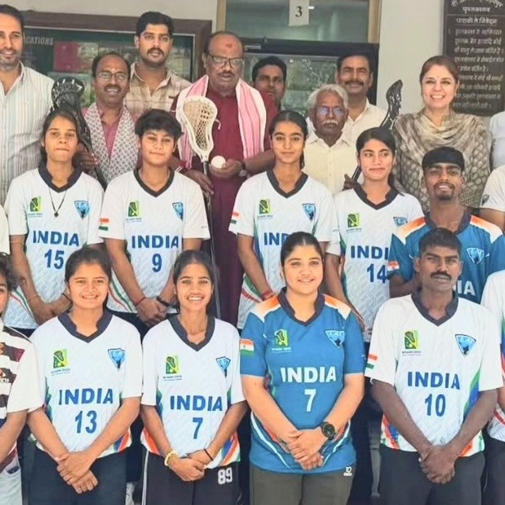 लेक्रोज खिलाड़ियों से मिले केंद्रीय जनजाति मंत्री:उदयपुर दौरे पर आए दुर्गादास; इराक में चोट लगने पर भी जीता था स्वर्ण पदक