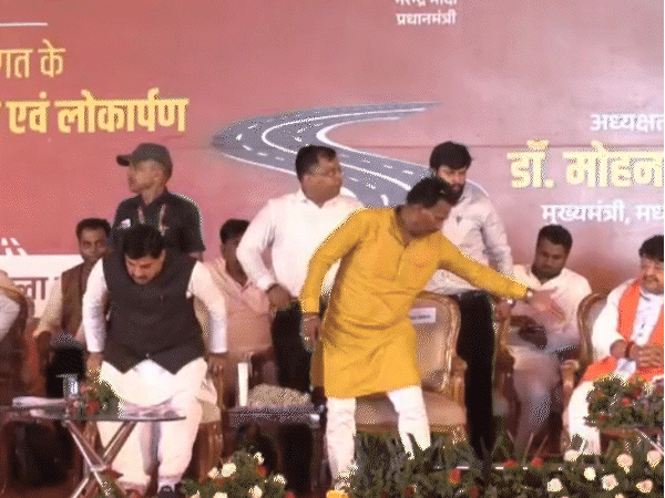 विजयवर्गीय बोले- ढाई साल में सिर्फ असहयोग और उपेक्षा मिली:सीएम को लिखा- आवाज उठाना मजबूरी; दिग्विजय का ट्वीट- आपकी पीड़ा मैं समझ रहा हूं