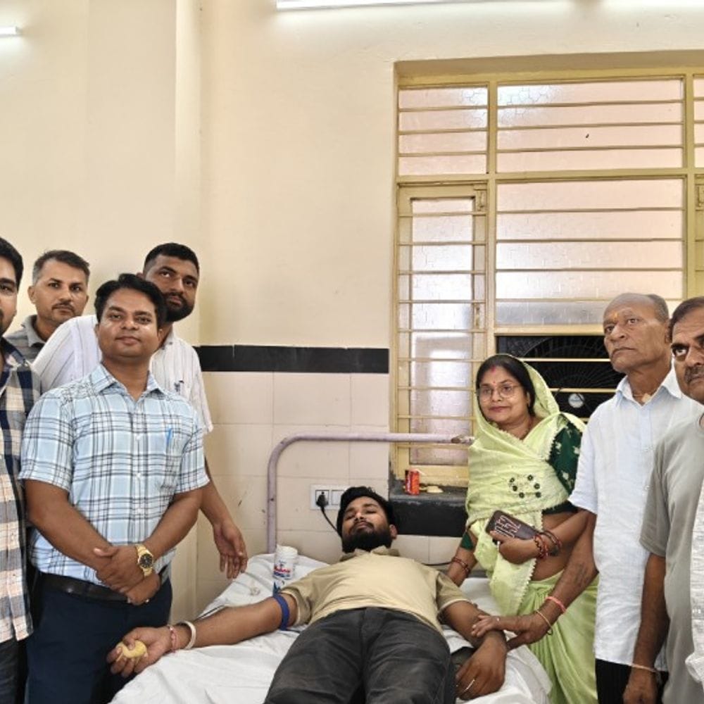 विधायक के जन्मदिन पर 225 यूनिट ब्लड डोनेट:गोसेवा, पौधरोपण और अस्पतालों में किया फल वितरित