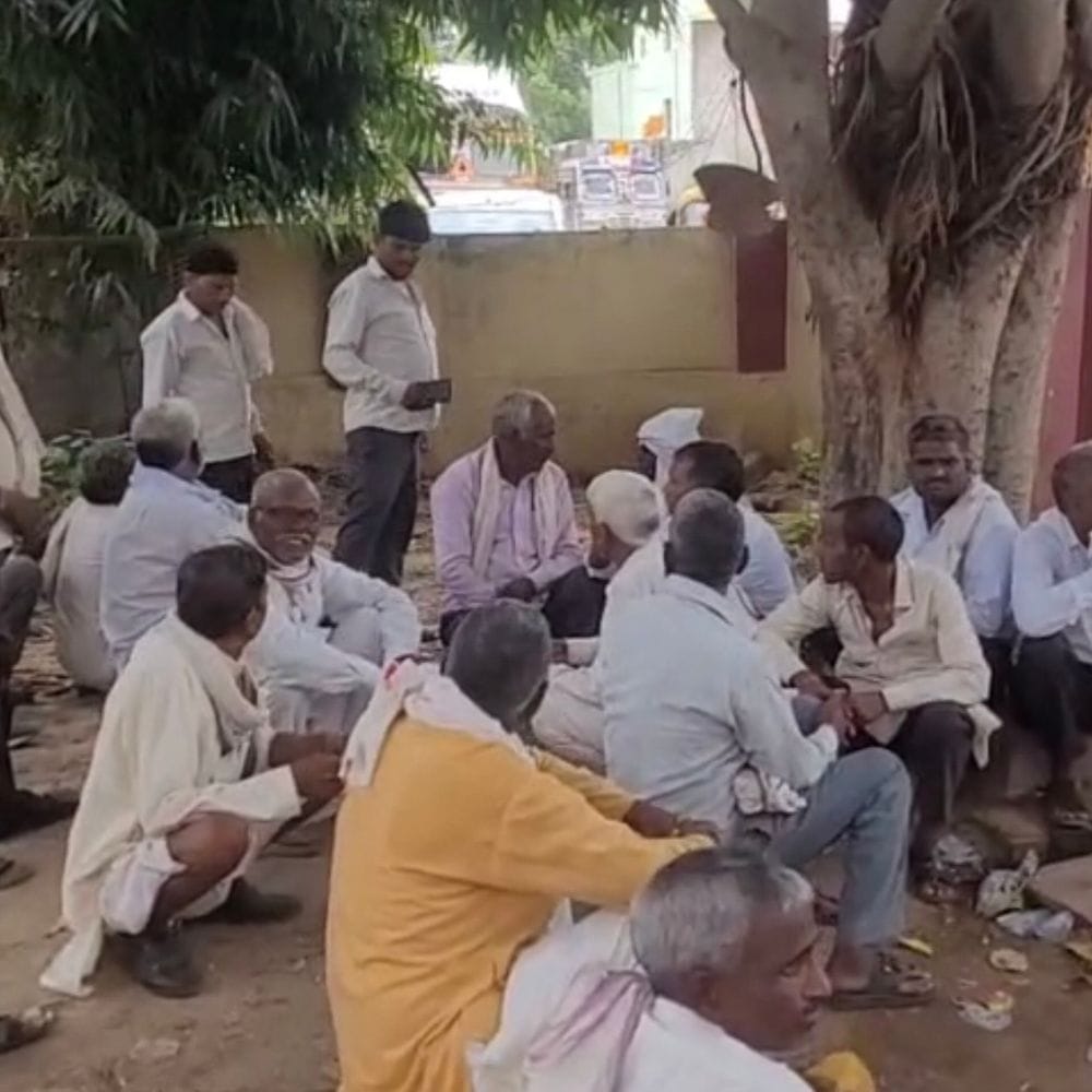 विवाहिता का शव फंदे से लटका मिला:धौलपुर में संदिग्ध परिस्थितियों में हुई मौत, पुलिस जांच जारी