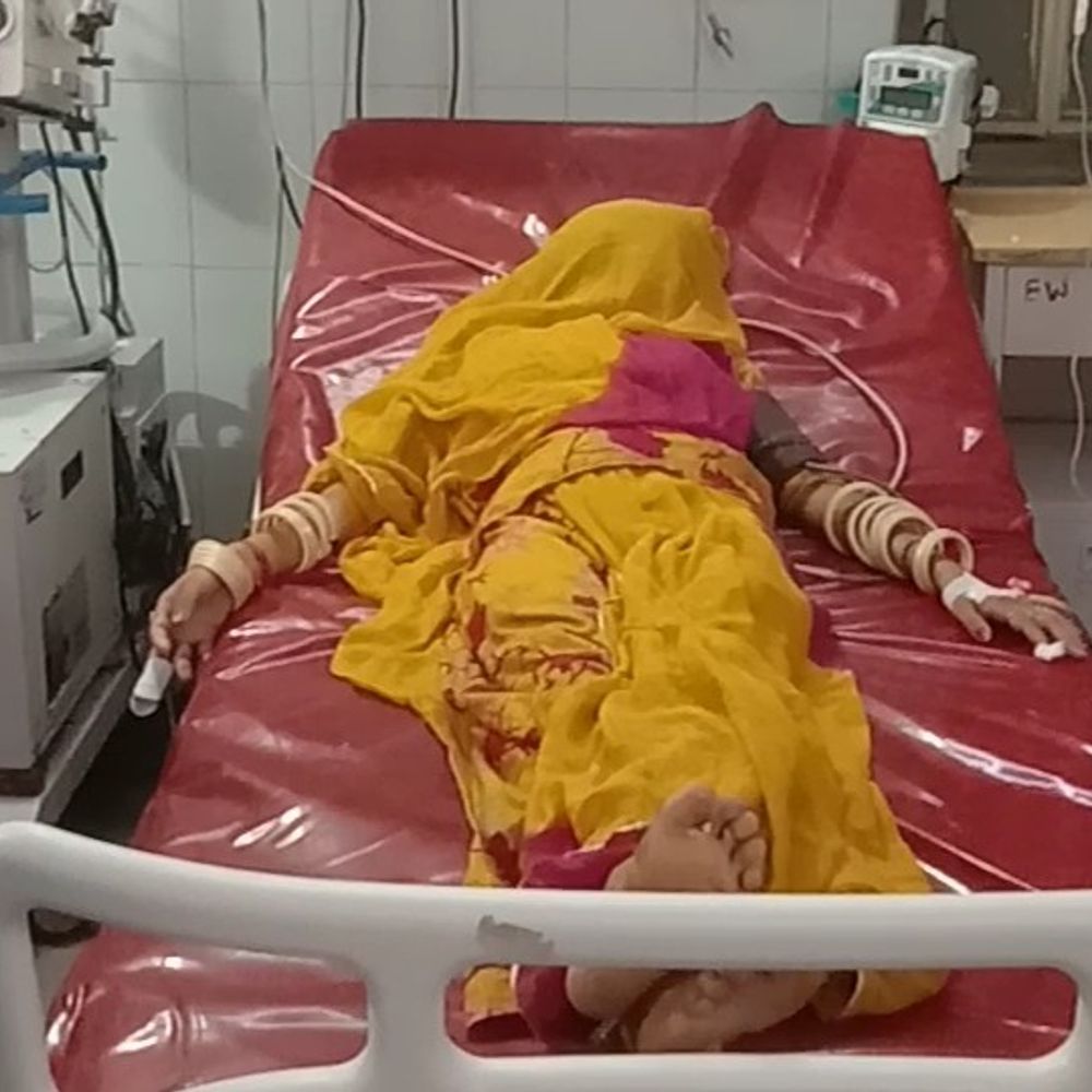 विवाहिता को बेहोश कर 4 तोला सोना, 50 हजार लूटे:सिरोही में दिनदहाड़े घर में लूट, वारदात के बाद मौके से फरार हुए 3 बदमाश