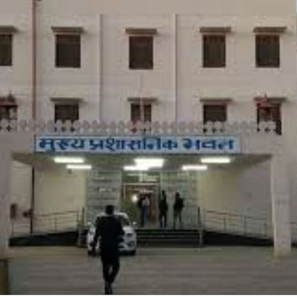 शिक्षा विभाग अब ट्रांसफर के लिए लेगा परिवेदनाएं:एकल-विधवा, असाध्य बीमारियों के मामले में टीचर्स लगा सकेंगे गुहार