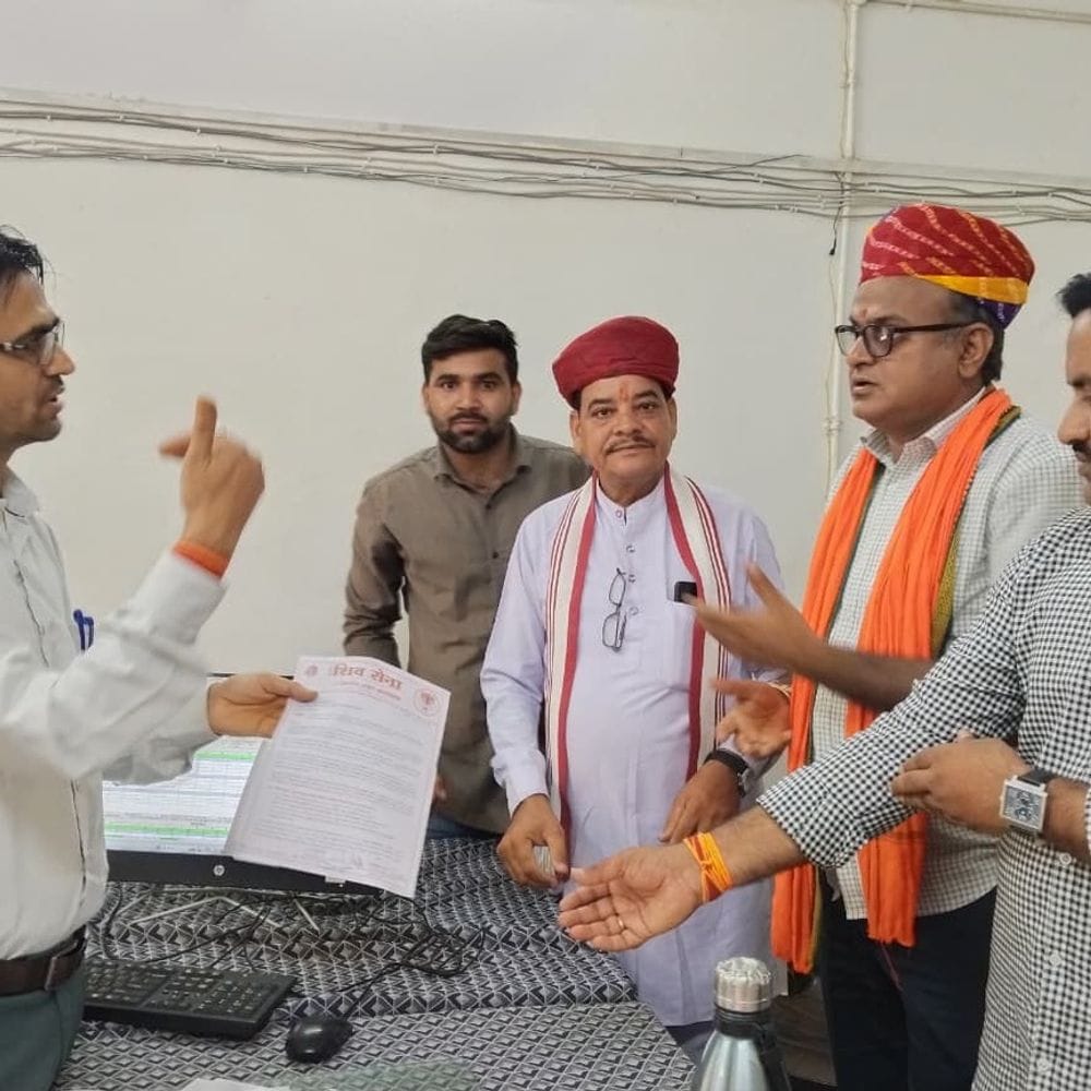 शिवसेना-UBT ने की जालोर में नियमित पानी सप्लाई की मांग:कहा-8 दिन में ऐसा नहीं हुआ तो करेंगे भूख हड़ताल