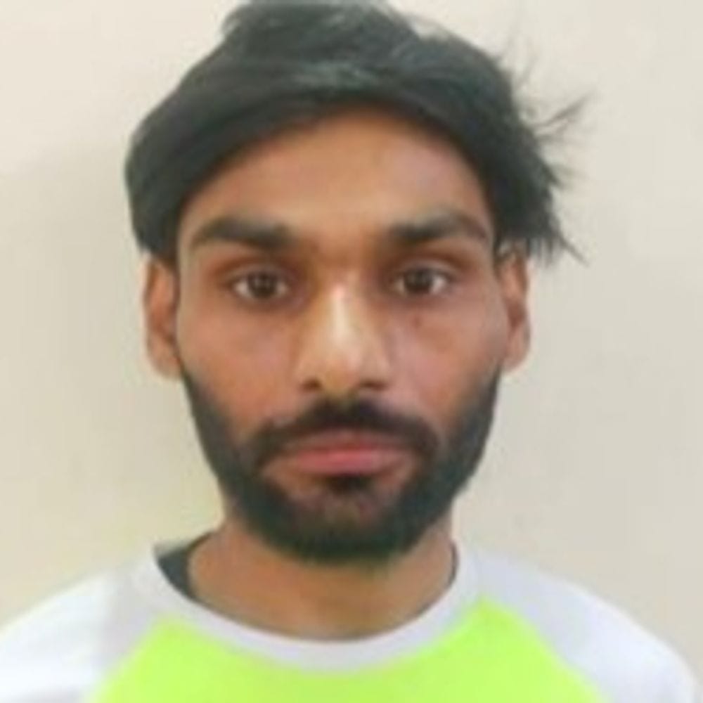 शौक के लिए कार-बाइक की चोरी, फरार आरोपी गिरफ्तार:सस्ते दामों पर बेच देता; टोंक, सवाईमाधोपुर, दौसा और जयपुर में ठिकाने बदलकर काटी फरारी