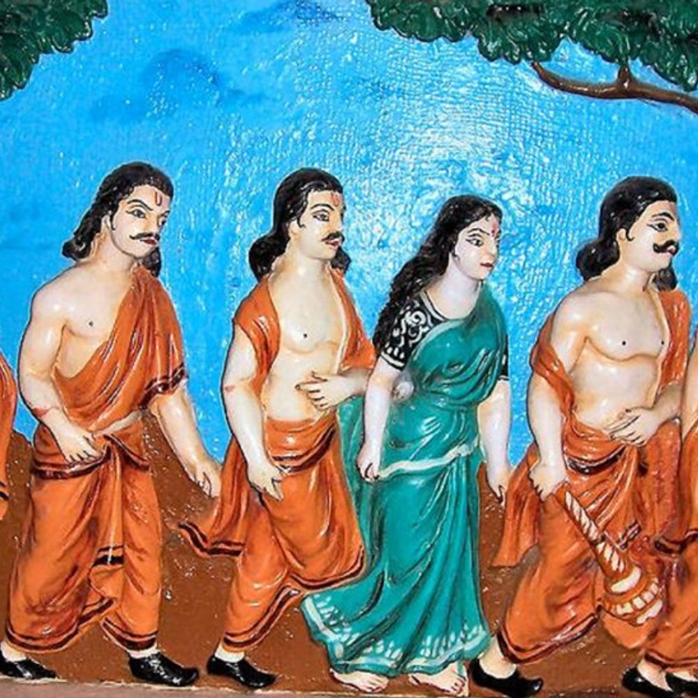 श्रीकृष्ण की अर्जुन को सीख:सफलता केवल प्रतिभा से नहीं, बल्कि सही सोच, निरंतर प्रयास और परिणाम की चिंता छोड़कर कर्म करने से मिलती है